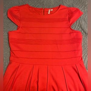 Elle Size 16